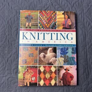 Knitting in America -Patterns, Profiles & Stories by Melanie Falick  (1996) Gift